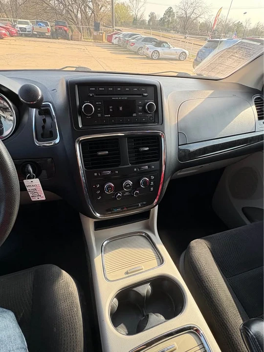 2016 Dodge Caravan - Image 6 of 16