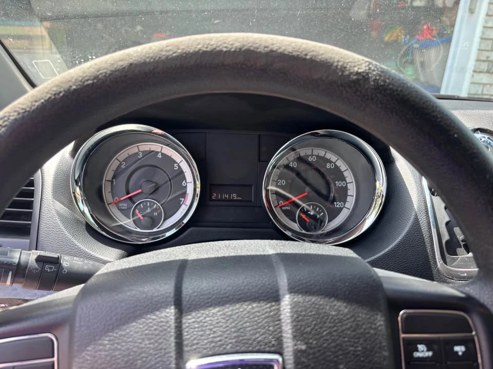 2016 Dodge Caravan - Image 7 of 12