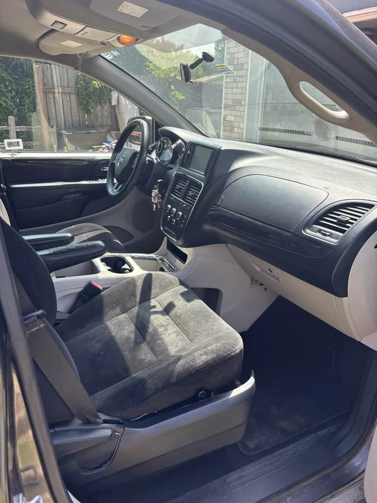 2016 Dodge Caravan - Image 12 of 12