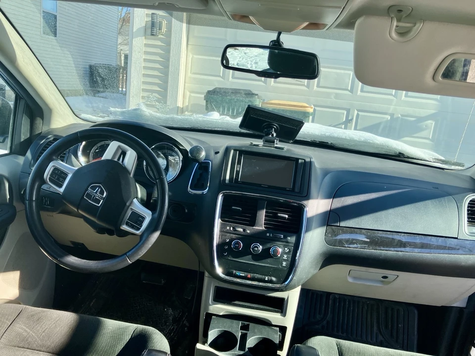 2016 Dodge Caravan - Image 3 of 4