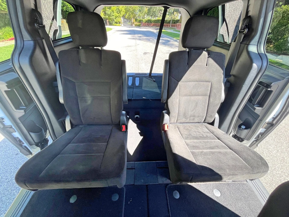 2016 Dodge Caravan - Image 9 of 19