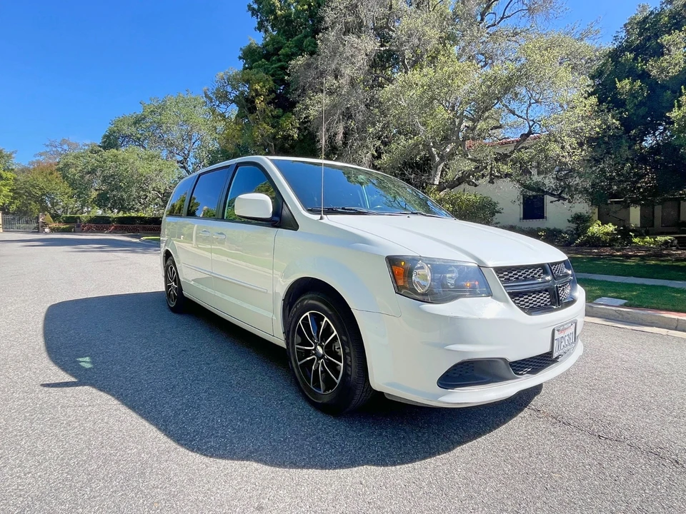 2016 Dodge Caravan - Image 6 of 19