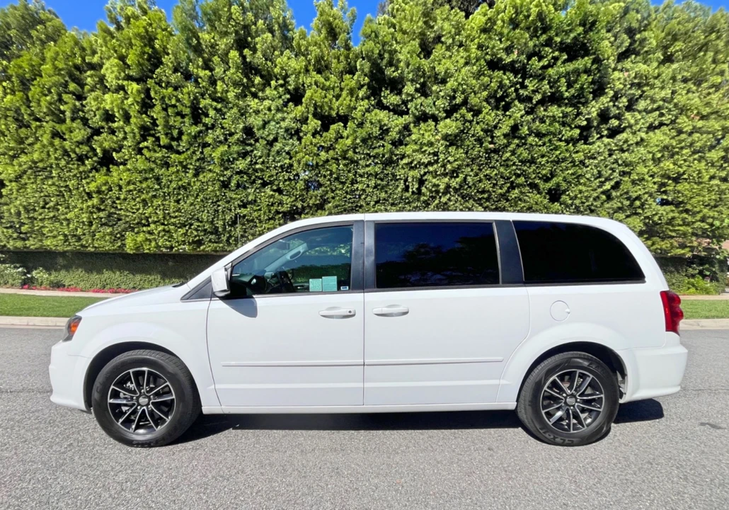 2016 Dodge Caravan - Image 8 of 19