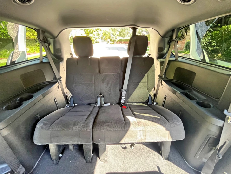 2016 Dodge Caravan - Image 19 of 19