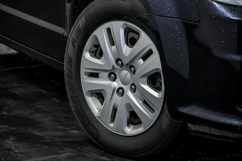 2016 Dodge Caravan - Image 3 of 21
