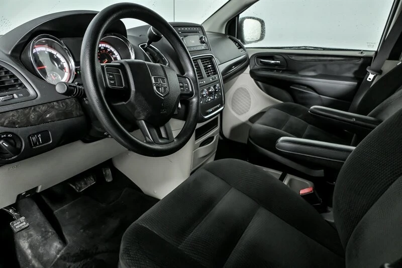 2016 Dodge Caravan - Image 16 of 21