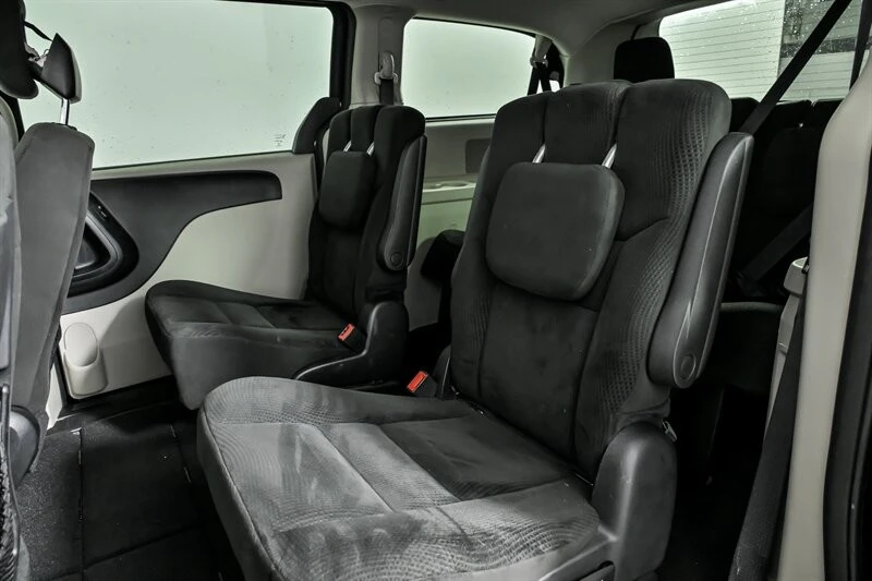 2016 Dodge Caravan - Image 19 of 21