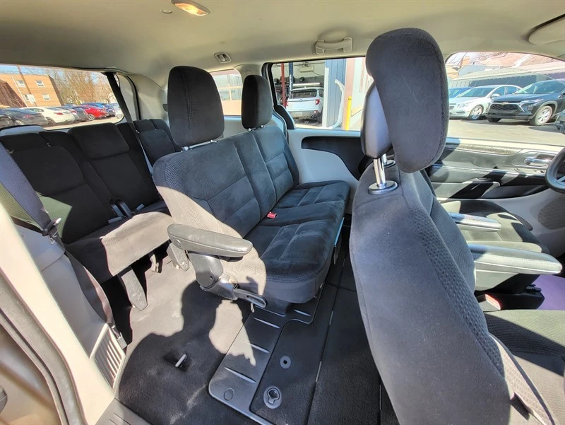 2016 Dodge Caravan - Image 10 of 13