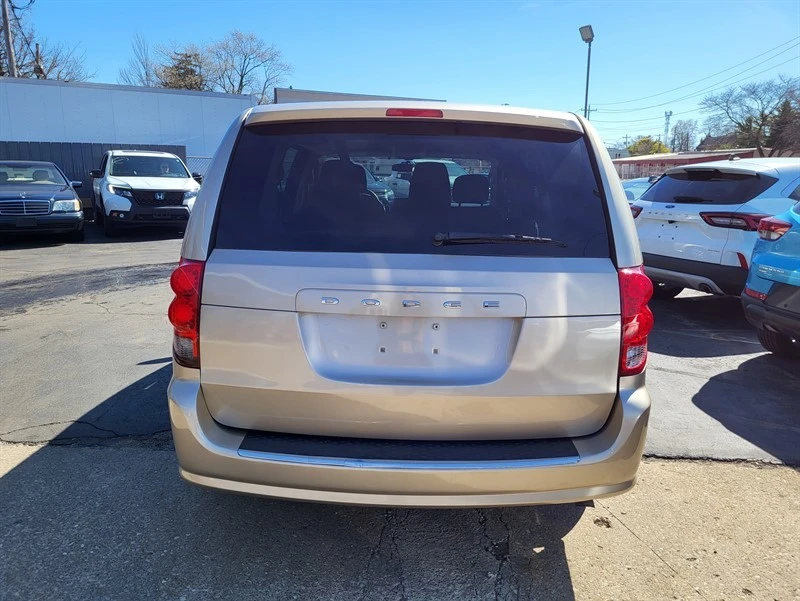 2016 Dodge Caravan - Image 6 of 13