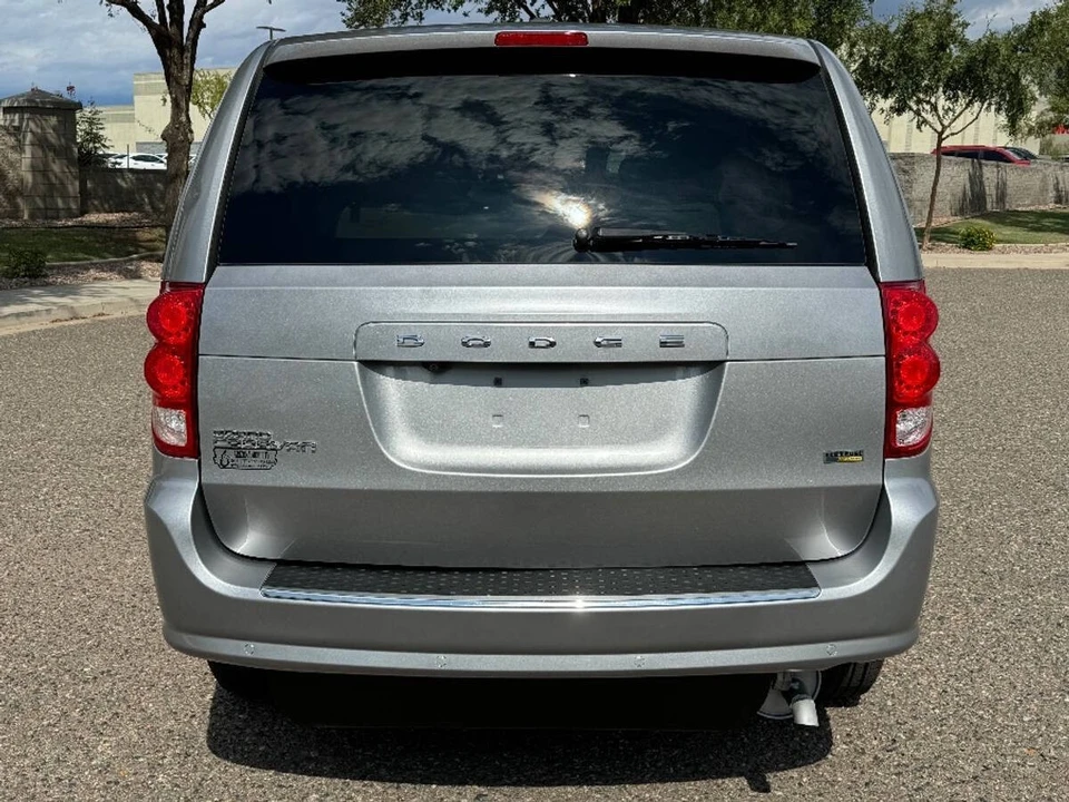 2016 Dodge Caravan - Image 15 of 16