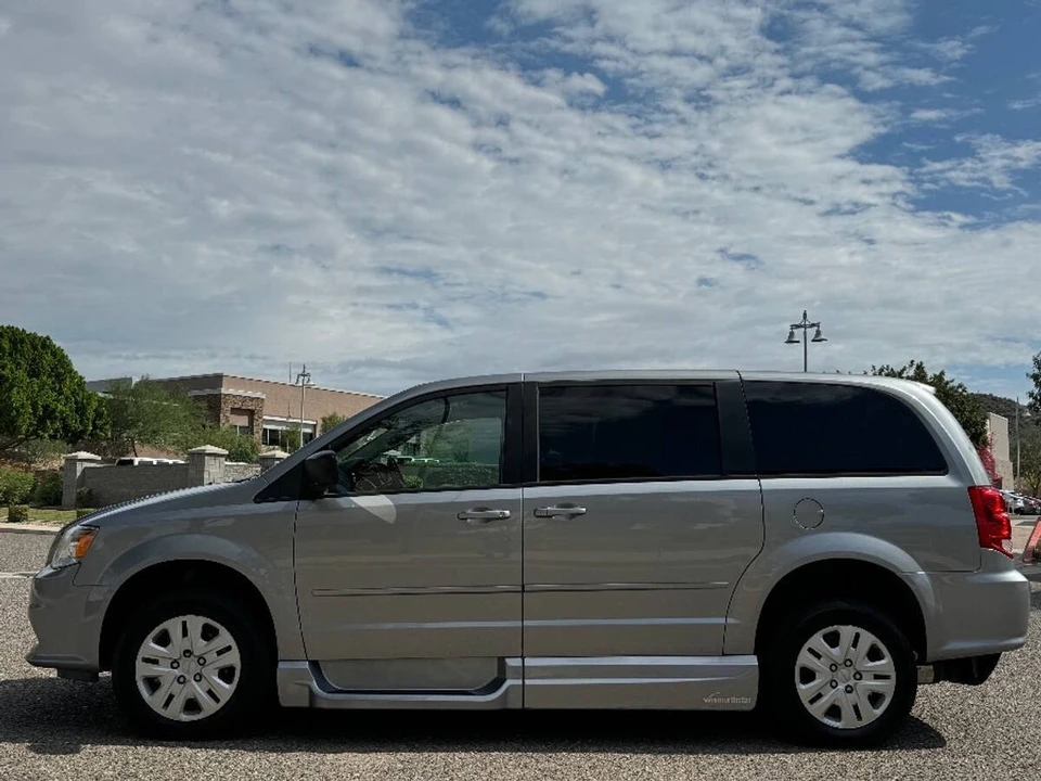 2016 Dodge Caravan - Image 12 of 16