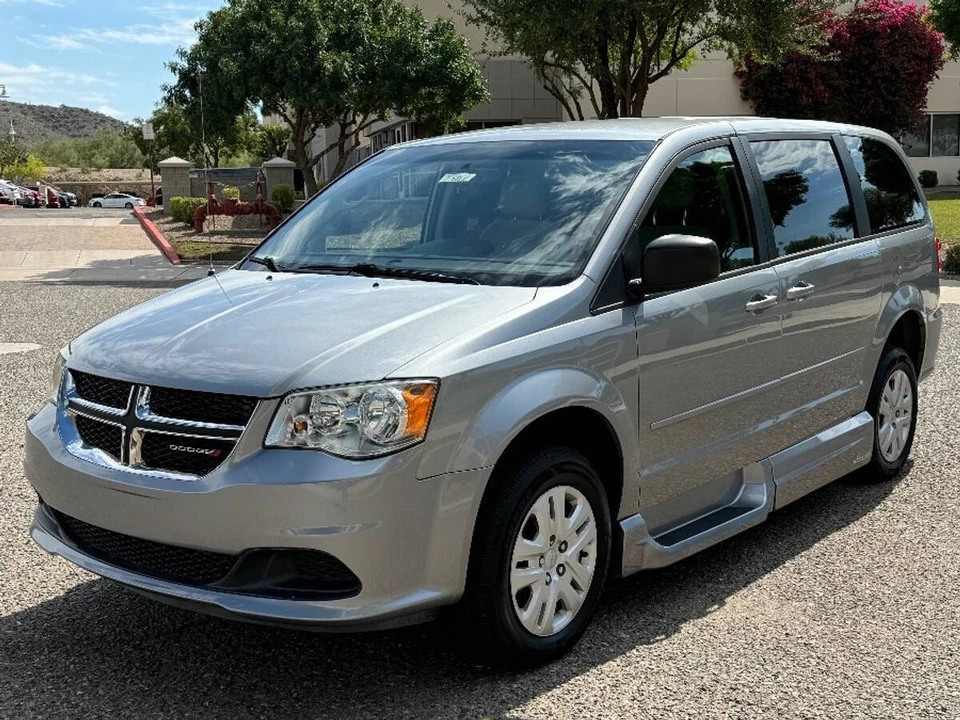 2016 Dodge Caravan - Image 14 of 16
