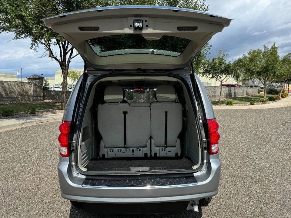 2016 Dodge Caravan - Image 16 of 16