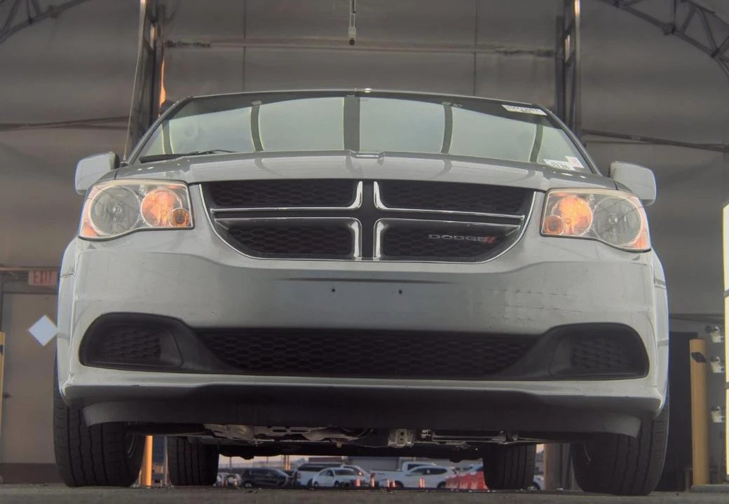 2016 Dodge Caravan - Image 8 of 12