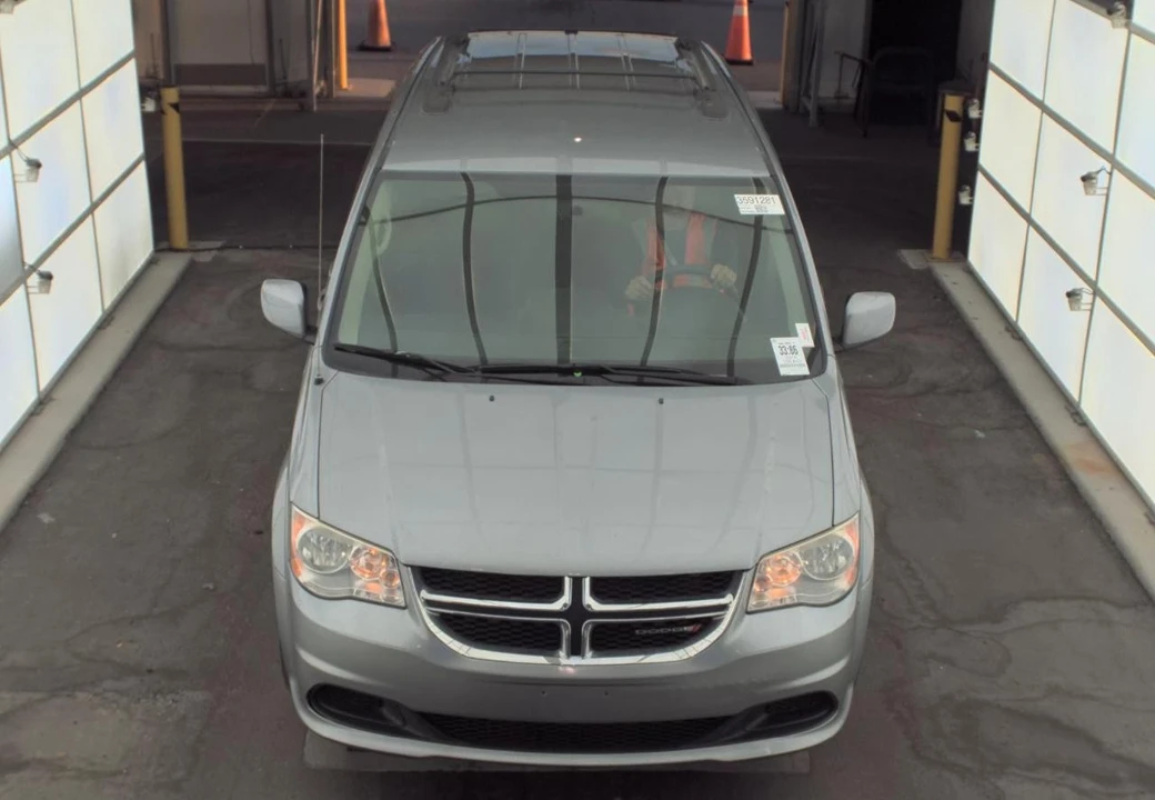 2016 Dodge Caravan - Image 7 of 12