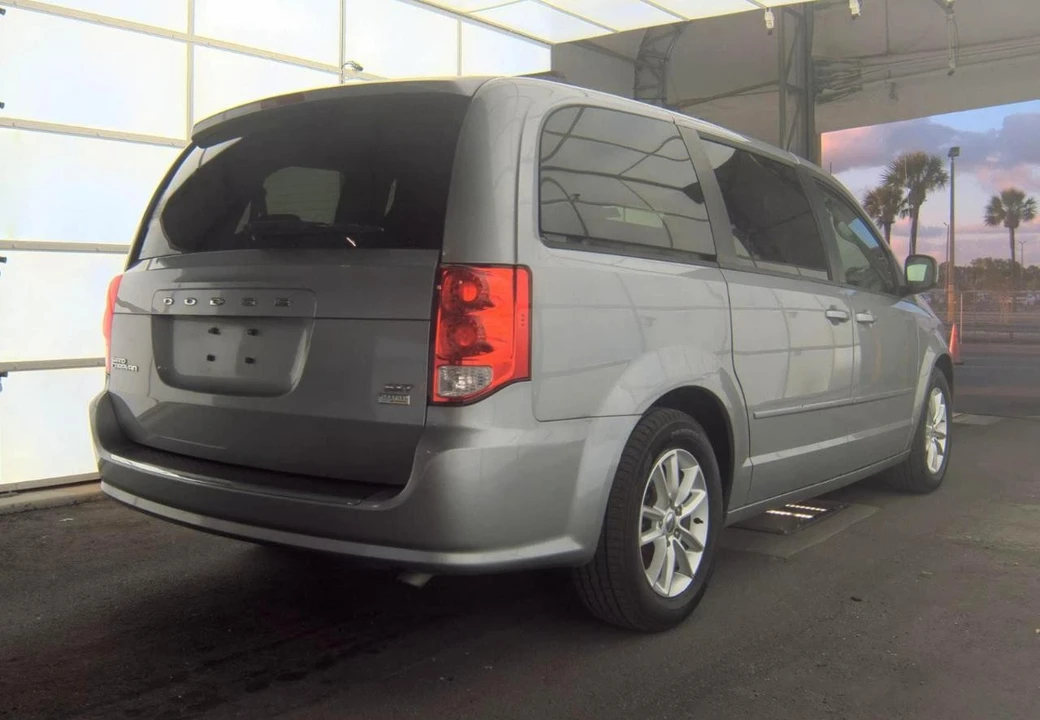 2016 Dodge Caravan - Image 5 of 12
