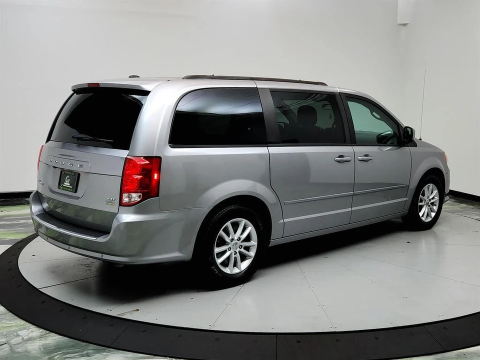 2016 Dodge Caravan - Image 5 of 12