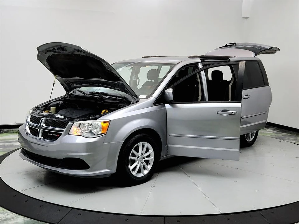 2016 Dodge Caravan - Image 9 of 12