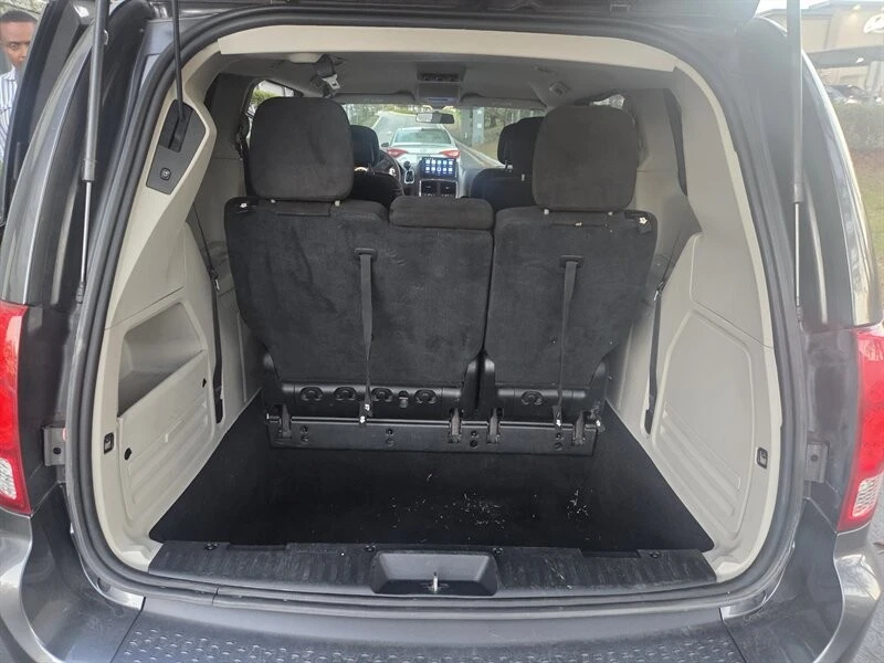 2016 Dodge Caravan - Image 13 of 16