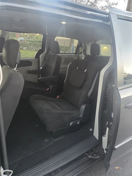 2016 Dodge Caravan - Image 12 of 16