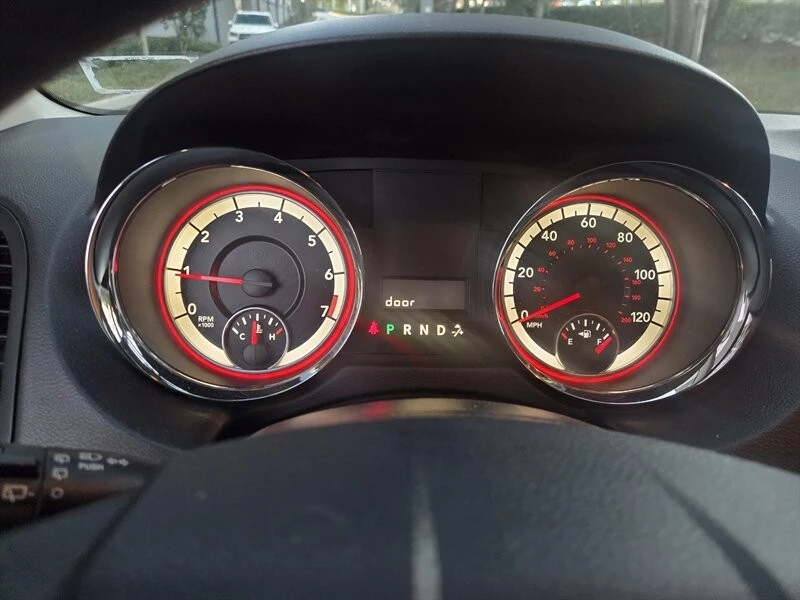 2016 Dodge Caravan - Image 10 of 16