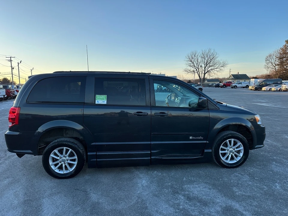 2016 Dodge Caravan - Image 4 of 20