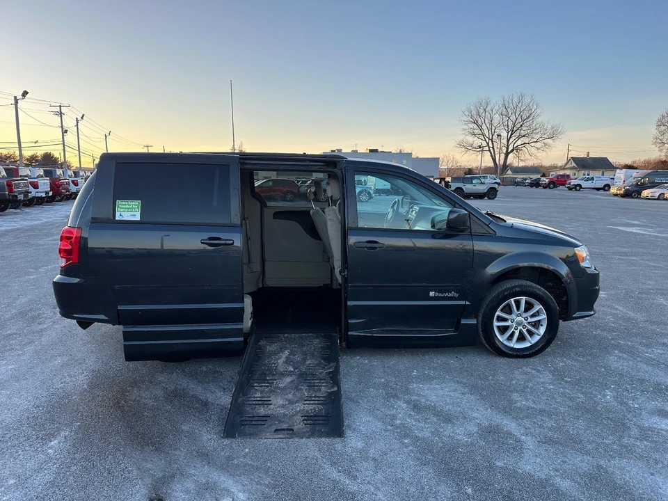 2016 Dodge Caravan - Image 14 of 20