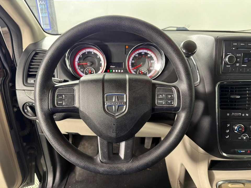 2016 Dodge Caravan - Image 14 of 21