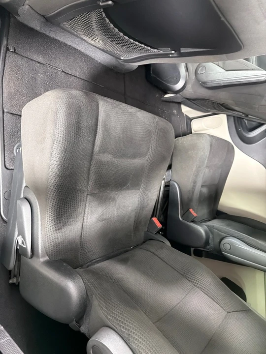 2016 Dodge Caravan - Image 16 of 21