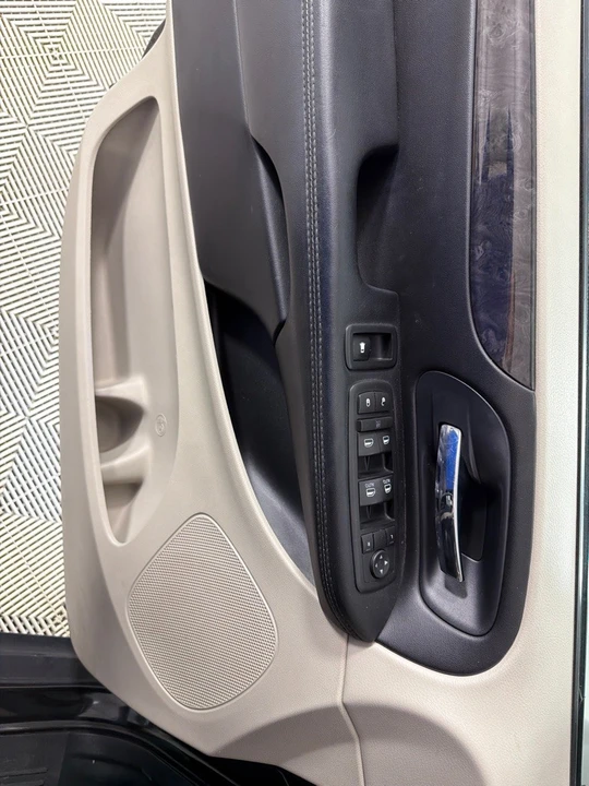 2016 Dodge Caravan - Image 10 of 21