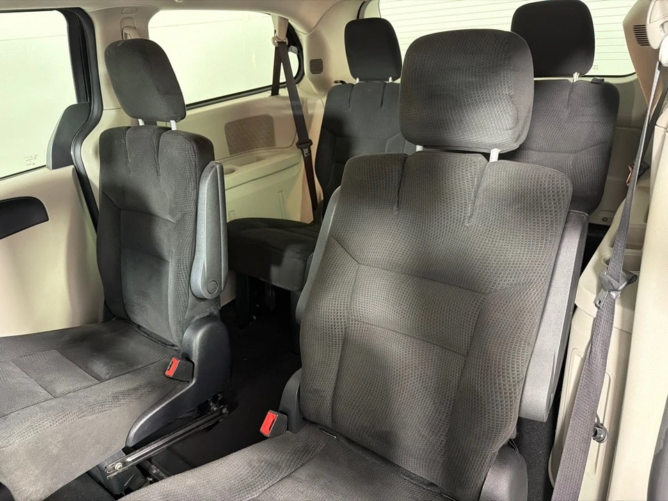 2016 Dodge Caravan - Image 17 of 21