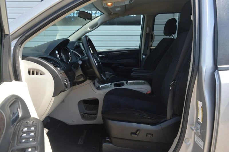 2016 Dodge Caravan - Image 10 of 12