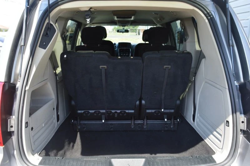 2016 Dodge Caravan - Image 9 of 12