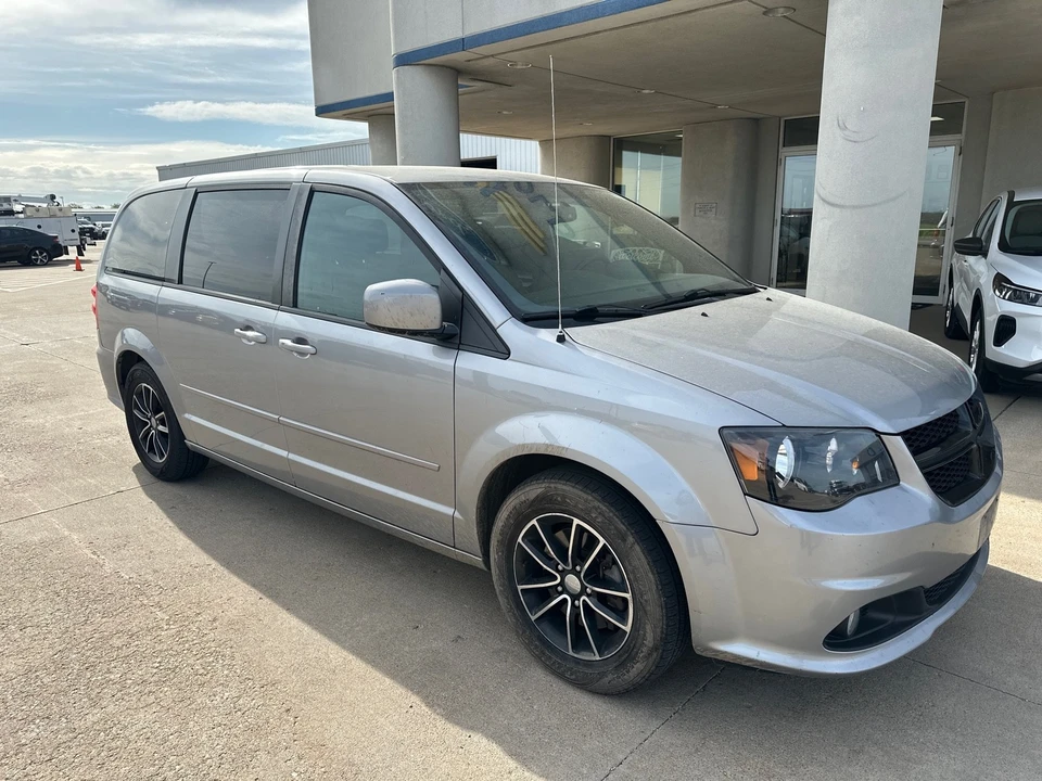 2016 Dodge Caravan - Image 3 of 12