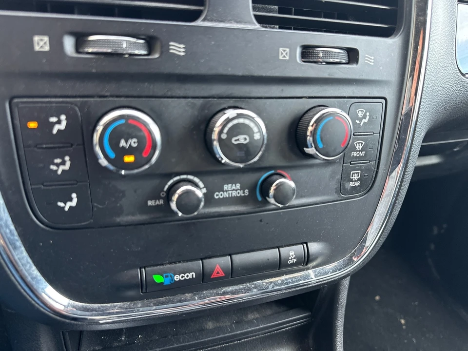2016 Dodge Caravan - Image 16 of 21