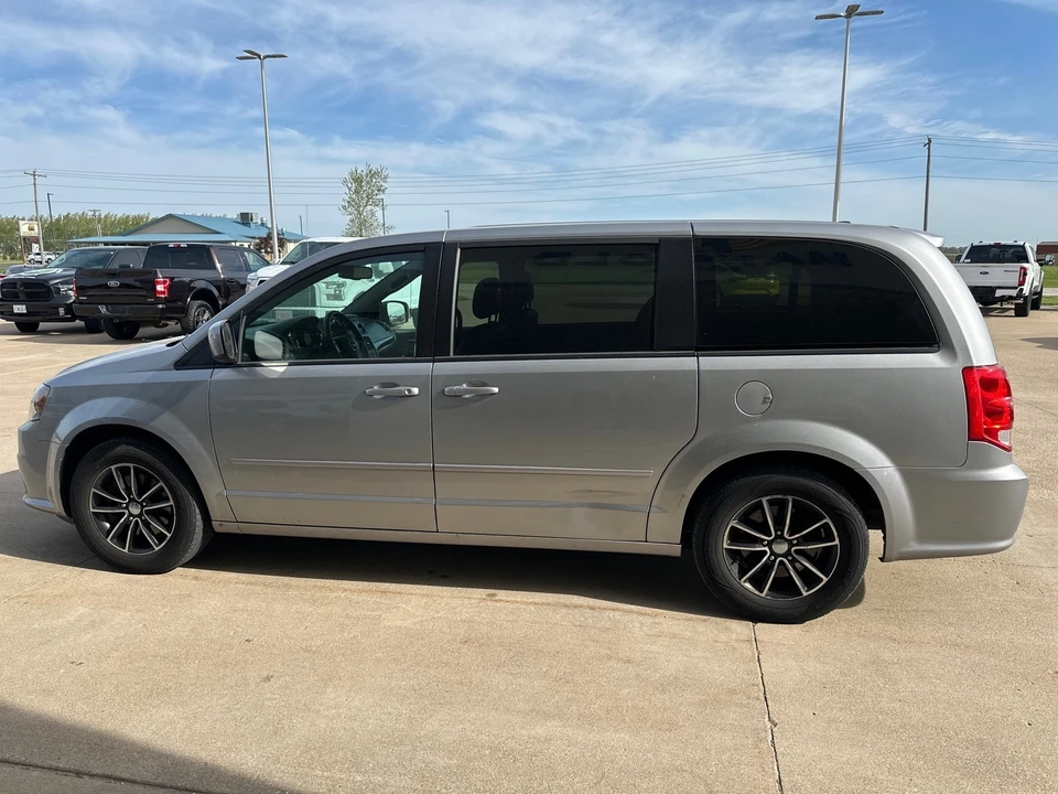 2016 Dodge Caravan - Image 6 of 12