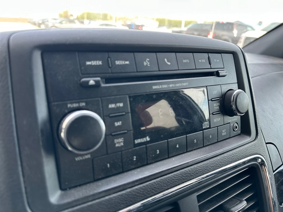 2016 Dodge Caravan - Image 15 of 21