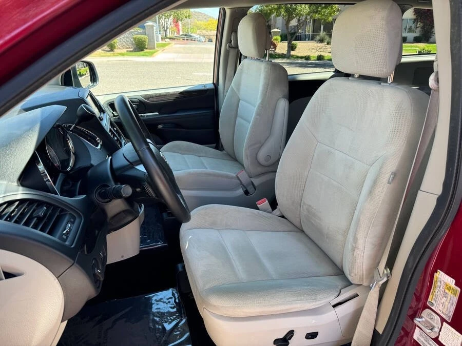 2016 Dodge Caravan - Image 5 of 15