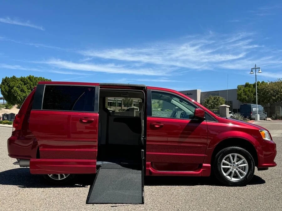2016 Dodge Caravan - Image 3 of 15