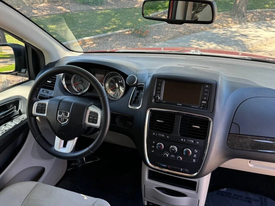 2016 Dodge Caravan - Image 4 of 15