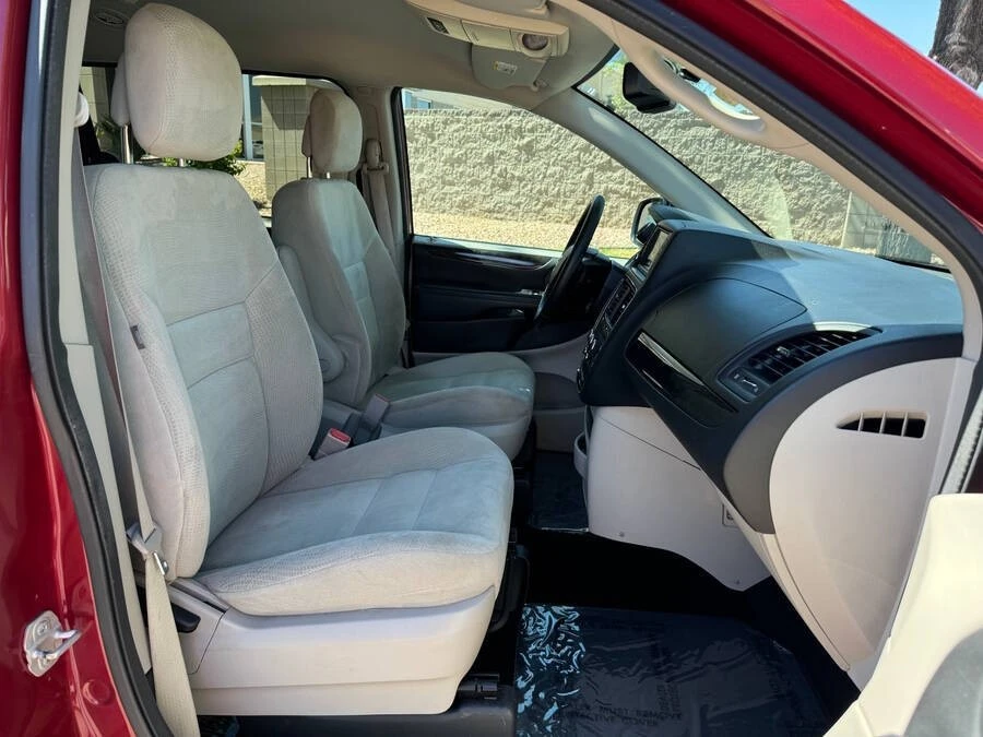 2016 Dodge Caravan - Image 6 of 15