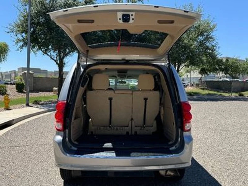 2016 Dodge Caravan - Image 15 of 15