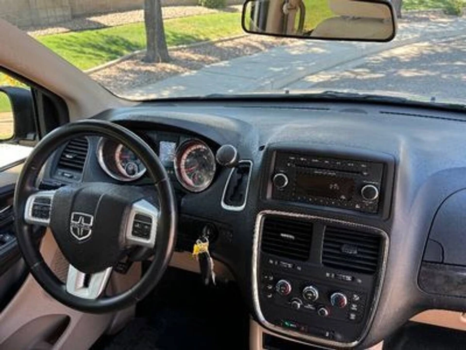 2016 Dodge Caravan - Image 4 of 15
