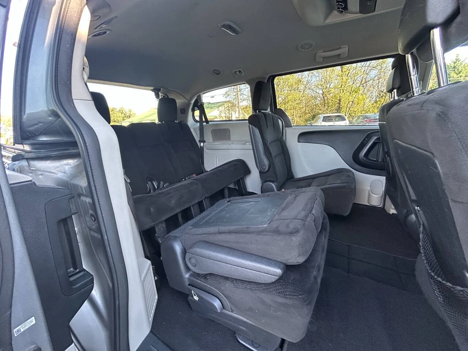 2016 Dodge Caravan - Image 12 of 21