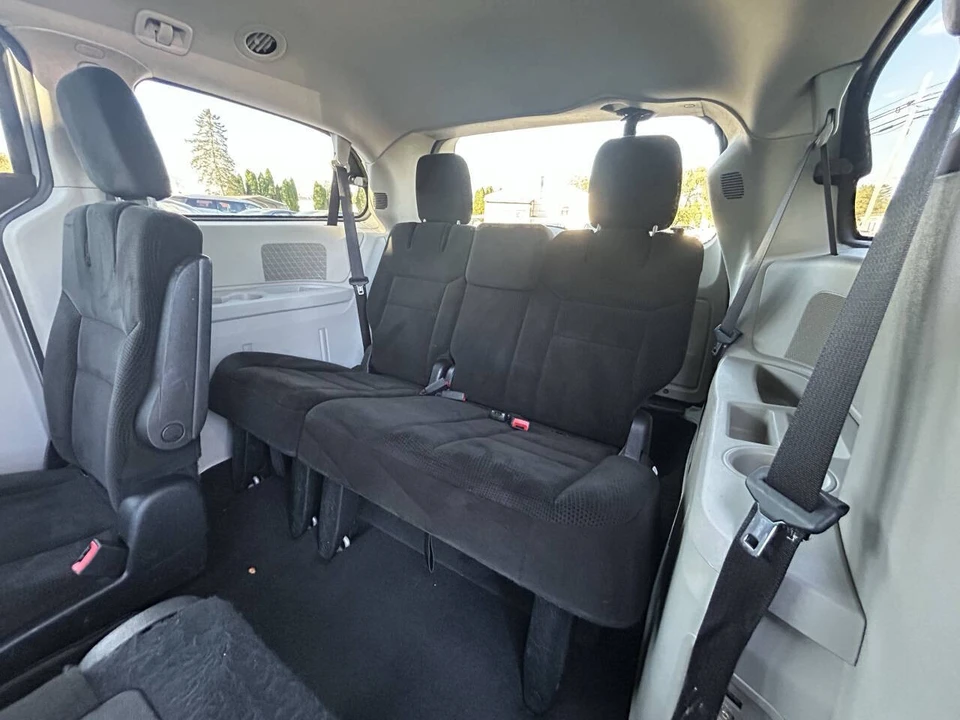 2016 Dodge Caravan - Image 17 of 21