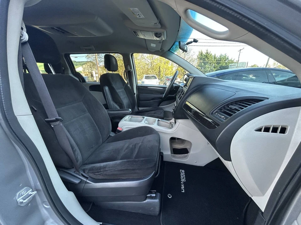 2016 Dodge Caravan - Image 11 of 21