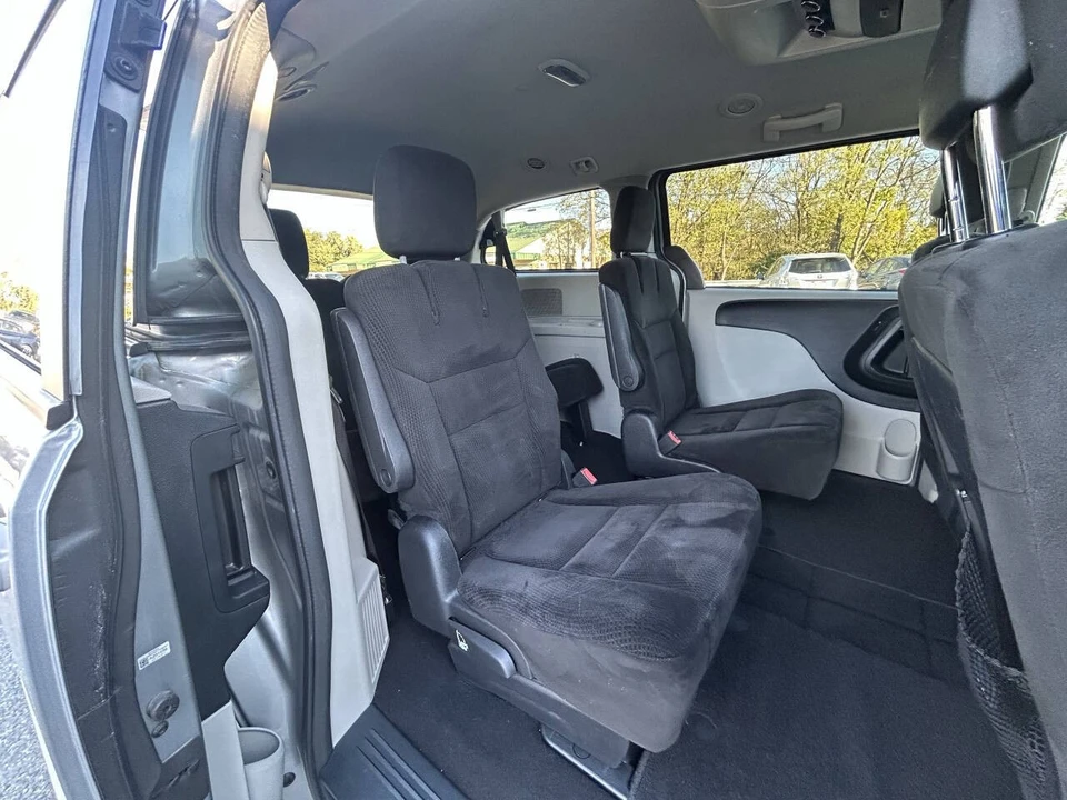 2016 Dodge Caravan - Image 13 of 21