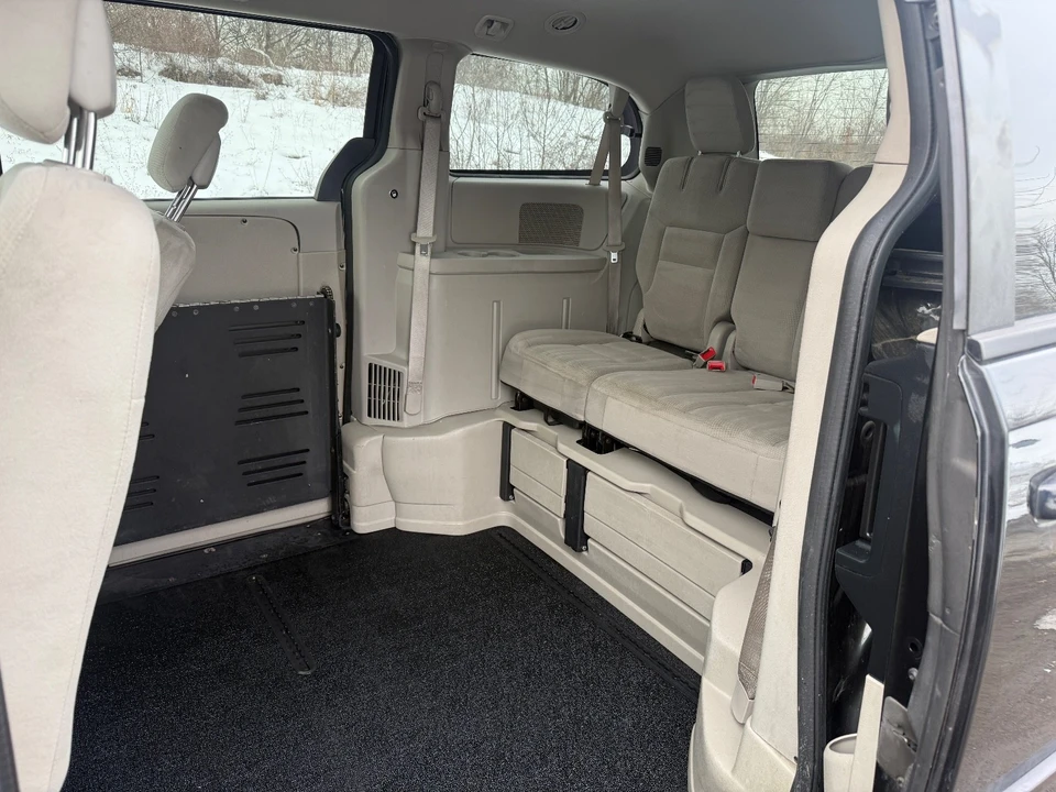 2016 Dodge Caravan - Image 17 of 20