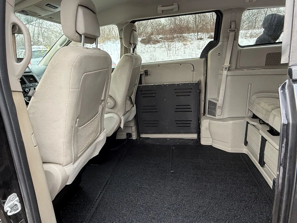 2016 Dodge Caravan - Image 18 of 20