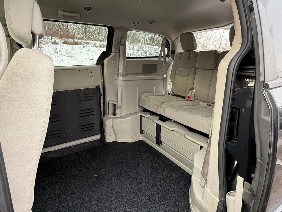 2016 Dodge Caravan - Image 19 of 20